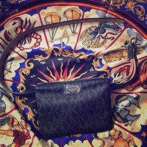 Micheal Kors belt purse